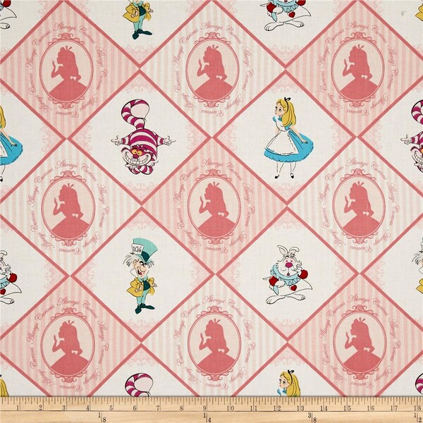 ¡Nuevo! 1/2 yarda de Disney Alicia en el país de las maravillas - siempre curioso - Rosa tela de tejido de algodón 100%