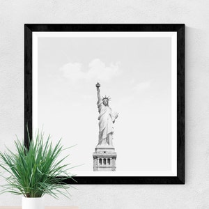 Statue of Liberty print, Statue of Liberty photography, New York picture, New York wall art, Instant download print, Square print image 1