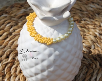 Yellow flower bracelet, daisy bracelet, yellow bracelet