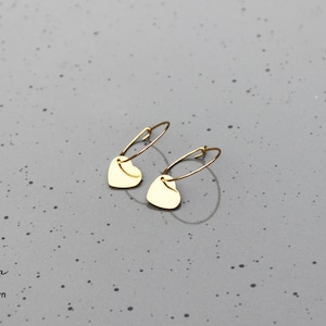 Stainless steel earring with heart, heart earring, minimalistic, lightweight, lightweight heart earings, stainless steel