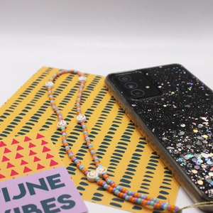 Gekleurde kralen - smileys telefoonkoordje, kralen telefoonkoordje, smiley telefoonkoordje, Colored beads - smileys telephone cord