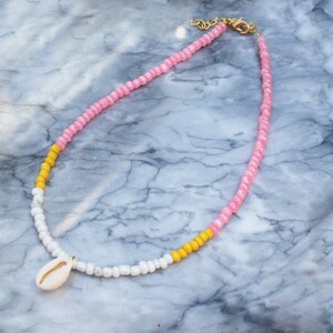 Choker with different color beads, beads choker, shell choker, summery choker, choker with beads