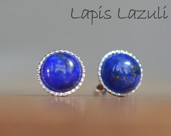 Brincos de lápis-lazúli em prata, brinco pequeno minimalista, tachas de prata azul escuro, presente para ela, presente de dama de honra, presente para namorada