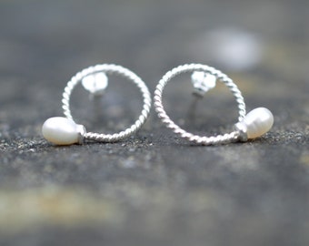 Silver Hoop Earrings with Pearls, Circle Studs, Freshwater Pearls, Modern Trendy Jewellery, Everyday Earrings, Gift for Her, Drop Earrings