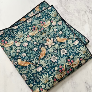 Pañuelo de bolsillo Liberty London. Pañuelo de bolsillo con diseño de pato azul, William Morris Strawberry Thief, pañuelo, accesorio para el novio, regalo para papá