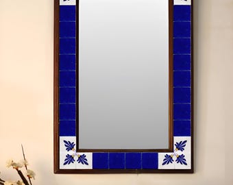 Specchio in piastrelle di ceramica dipinto a mano: elemento decorativo da parete blu e bianco