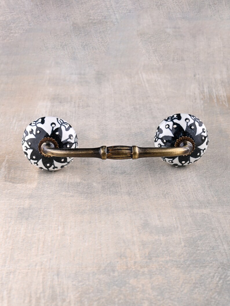 Elegante maniglia per cassetti in ceramica bianca sporca e nera (venduta in set) immagine 1
