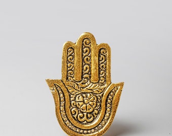 Hand-Shaped Cast Iron Knob: Brass Finish Drawer Pull