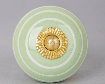 Pomello per mobile in ceramica verde chiaro fatto a mano: design a cerchio bianco