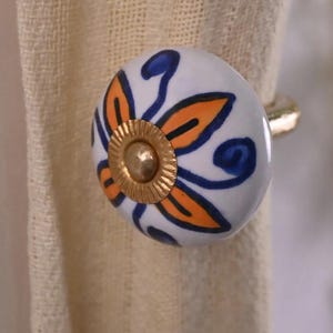 Alzapaños de cerámica hechos a mano para cortinas: ganchos decorativos florales