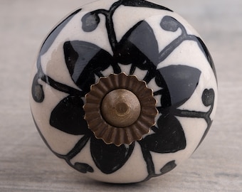 Handgemachte Schwarze Blumen Schrank Knauf: Cremefarbene Keramik Schublade Knauf