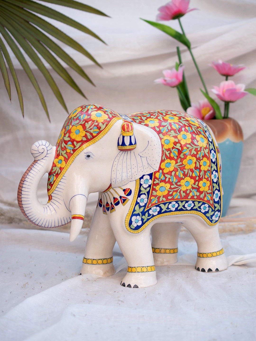 ZJ Whoest Elephant Statue. Gold Elephant Decor Brings Good Luck, Health,  Strength. Elephant Gifts for Women, Mom Gifts. Decorations
