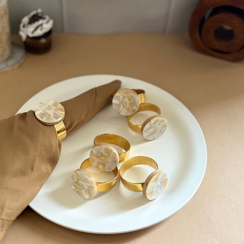 Knobco Mother of Pearl Napkin Rings - Thumbnail 4