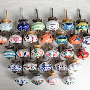 Pomos de cajón de cerámica surtidos hechos a mano: decoración rústica multicolor mixta imagen 4