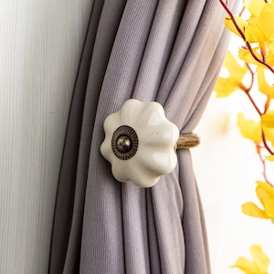 Off White Curtain Tie Back Hook, Rustic Flower Design, Antique Towel Hook , Vintage Home Decor, Bathroom Accessories(Sold in Sets)