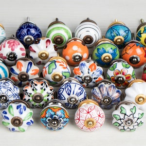 Pomos de cajón de cerámica surtidos hechos a mano: decoración rústica multicolor mixta imagen 6