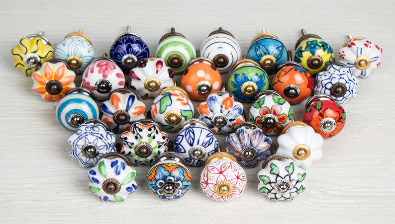 Pomos de cajón de cerámica surtidos hechos a mano: decoración rústica multicolor mixta imagen 6