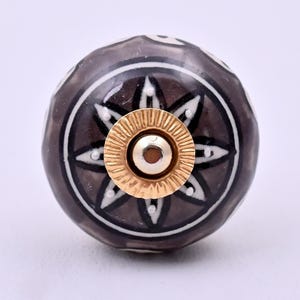 Bouton de meuble en céramique gris et blanc fait main, motif étoile