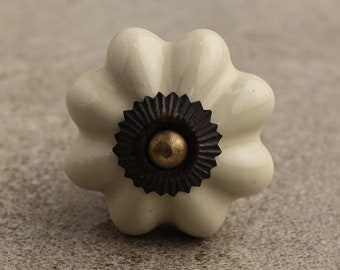 Off White Flower Ceramic Cabinet Knob with Brass Fittings
