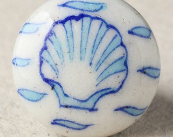 Pomo de cerámica turquesa pintado a mano para gabinete: Coastal Decor