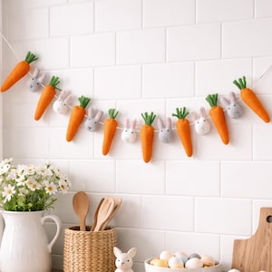 Ghirlanda pasquale in feltro con carote e coniglietti, decorazioni primaverili