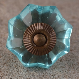 Dekorativer helltürkisfarbener Glasblumenschrankknopf (in Sets verkauft) Glaskristallschrankknöpfe, Glastürgriffe mit Schrauben für Schränke