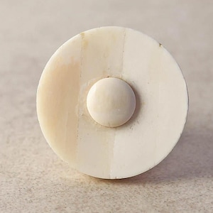 Antique Off White Round Bone Dresser Cabinet Knob With Circle (Sold in Sets), Drawer Pulls, Furniture door Knobs