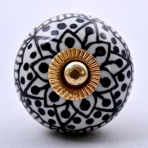 Handmade Round Shape Black and White Design Ceramic Cabinet Knob