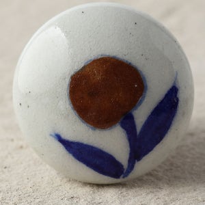 Antique White Flower Design Ceramic Cabinet Knob Set – Vintage Style Drawer Pulls, Home Decor Accent, Shabby Chic Hardware