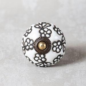 Set of 2,4,6,8,10,12,14 Handmade Round Black and White Color Embossed Pattern Ceramic Kitchen Cabinet Knob
