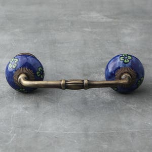 Blaue Blumen Möbel Knäufe, Keramik Schrank Knäufe, Küche Schubladen Knäufe, Vintage Style Wohnkultur, Cottagecore Hardware
