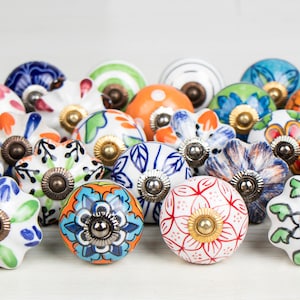 Pomos de cajón de cerámica surtidos hechos a mano: decoración rústica multicolor mixta imagen 5