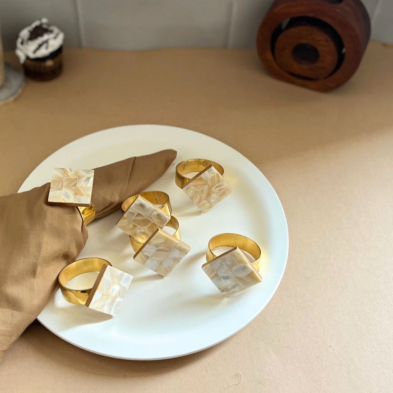 Knobco Mother of Pearl Napkin Rings - Thumbnail 3