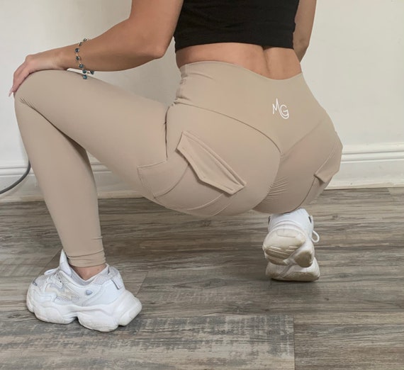 Scrunch Butt Leggings With Flap Pockets , Moisture Wick . Squat