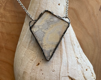lost in the clouds - white Lace Agate necklace