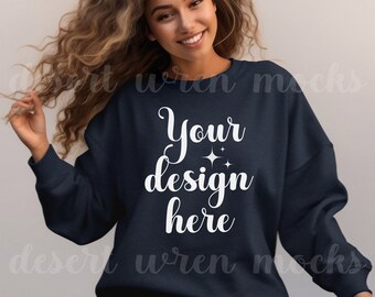 Gildan 18000 Heather Sport Mörk Marinblå Mockup Sweatshirt Rundringad Mockup G180 Modell Mockup Gildan 18000 Tröja Casual Höst Vinter Mockup