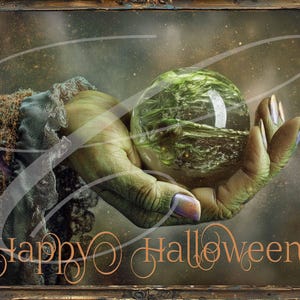 Könnte beinhalten: Digitales Kunstbild einer grünen Hand, die eine Kristallkugel mit einer Landschaft darin hält. Das Bild hat einen Vintage-Rahmen und die Worte "Happy Halloween" in einer dekorativen Schrift.