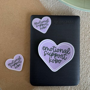 emotionale Unterstützung Kobo | lila + schwarz // Kindle Aufkleber, Kobo Aufkleber, Computer Aufkleber, Laptop Aufkleber, Geschenke für Leseratten, Buchliebhaber