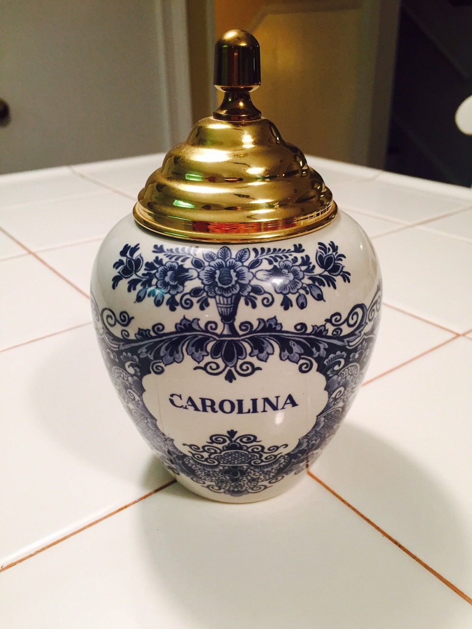 carolina delft tobacco jar ROYAL GOEDEWAAGEN Delft Colonial Williamsburg Tobacco Jar Carolina Blue and  White Hand Painted Jar Brass Lid