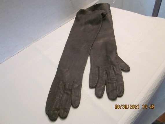 Leather Gloves - image 9