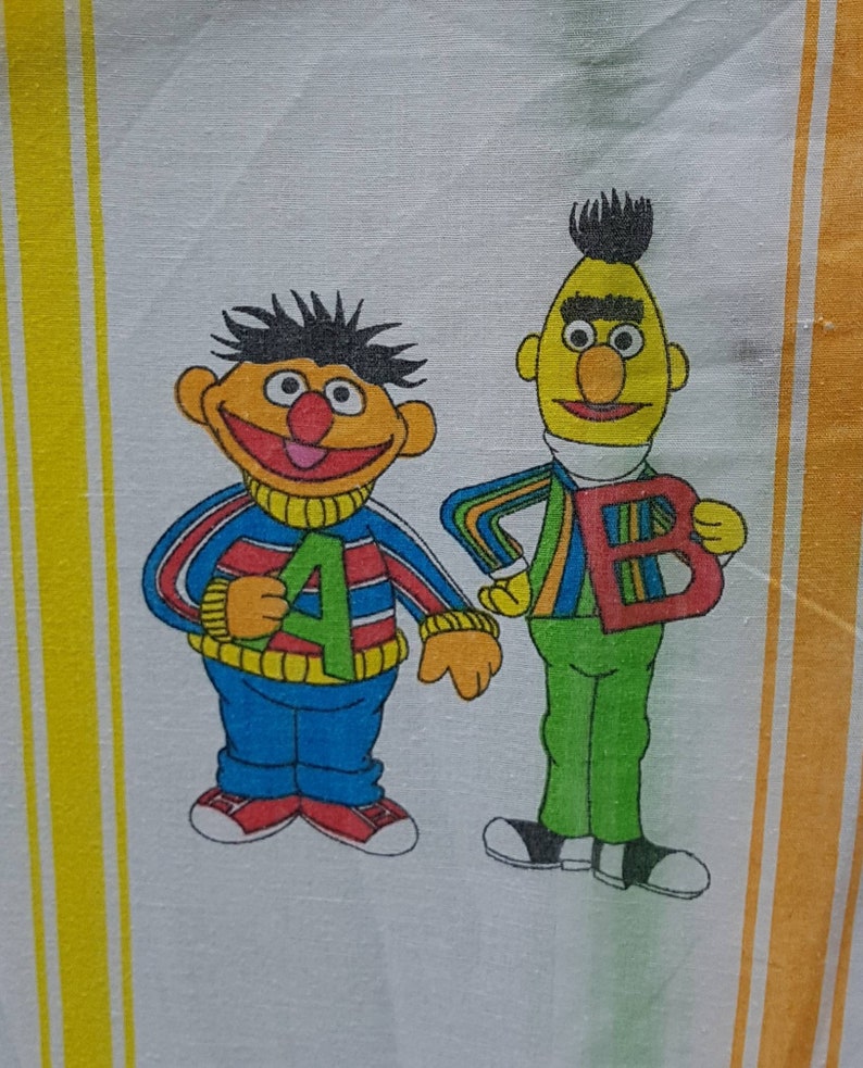 Jim Henson Productions 1993 Sesame Street characters twin fitted sheet polyester cotton child/'s bedroom pre-owned