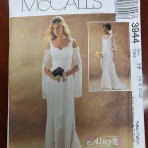 McCall&#39;s #3944 Alicyn Exclusives sewing pattern misses/misses petite size FF 16 18 20 22 dresses with princess seams 2 styles floor length