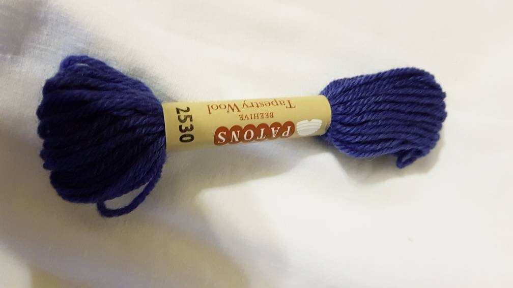 Lot of 12 Tapestry Wool Patons Beehive 15 Yards 2530 Blue Purple
