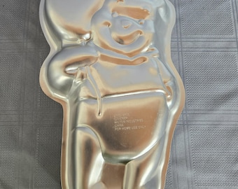 Wilton Enterprises 2105-3100 Disney Winnie the Pooh aluminium cake baking pan made in China used