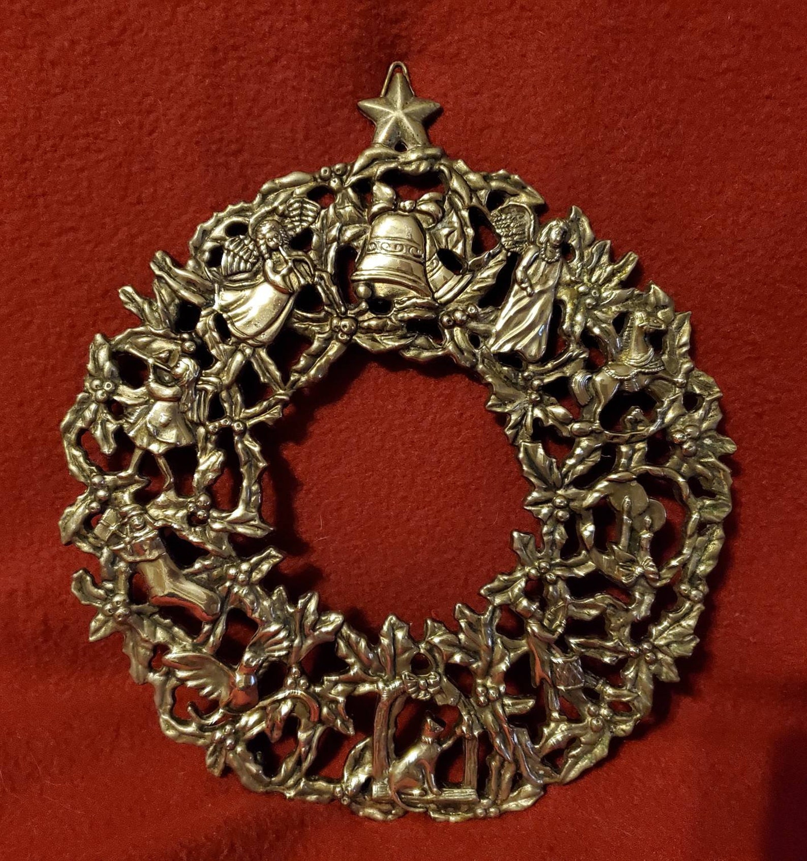 Elegance silver plated zinc wreath shaped trivet with hanging Etsy