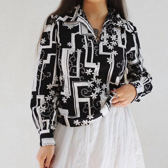 vintage 70’s hippie floral barkcloth blouse - image 3