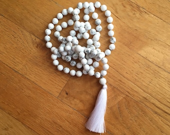 Howlite Mala Necklace, 108 Mala Beads, White Mala Necklace, Howlite Hand Knotted Mala, Howlite Jewelry, White Necklace Summer Jewelry