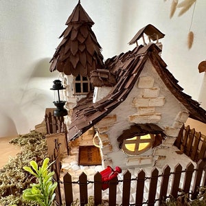 DIY casa de hadas de cuento de hadas hecha de cartón para hacer tú mismo Tutorial Castillo del Bosque de Fantasía Casa de hadas en miniatura Casa de los Gnomos Instrucciones Alemán Inglés