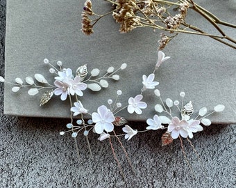 Brauthaarnadeln 3 Stück mit zarten Porzellan Blumen und Perlen Haarschmuck weiße Blumen aus Modelliermasse Wedding Clay Flowers 3 Farben