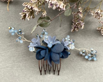 Blau Perlen Braut Haarkamm Haarschmuck mit Perlen und Blumen aus Modellierton im Haar bridal wedding hair flower girl Etwas Blaues